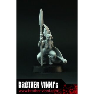 African Tribal Female Warrior kneeling (28mm)