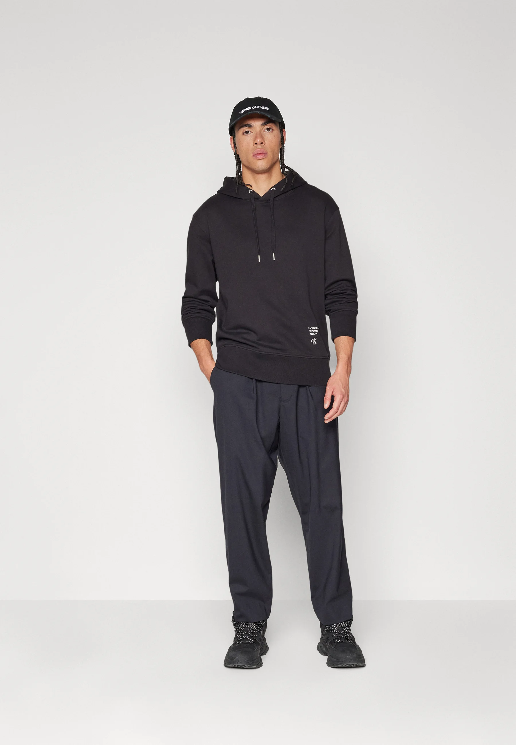 Sudadera con capucha de Calvin Klein Jeans con detalles de metales modernos apilados