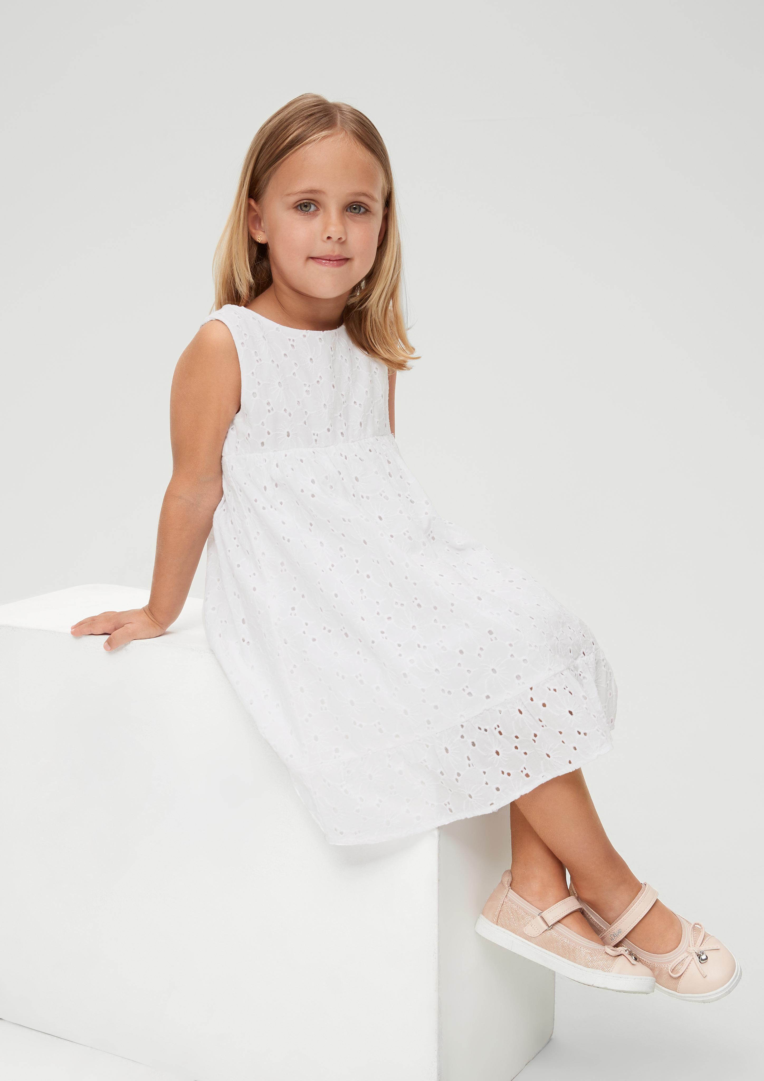 Kleid aus Broderie Anglaise  2130556-0100