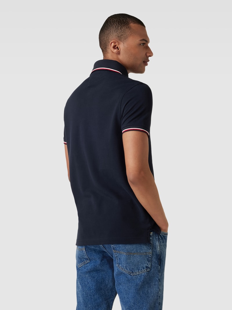 Poloshirt mit Kontraststreifen in marineblau