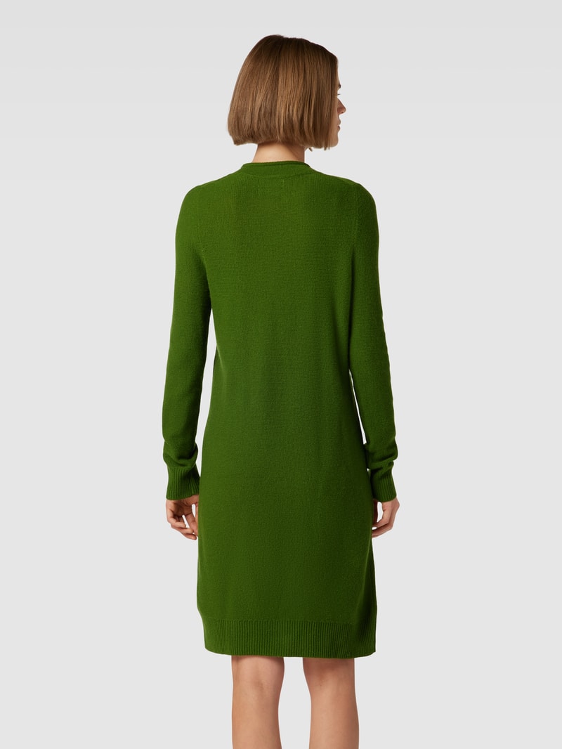 Knielanges Strickkleid mit geripptem Rundhalsausschnitt in grasgrün