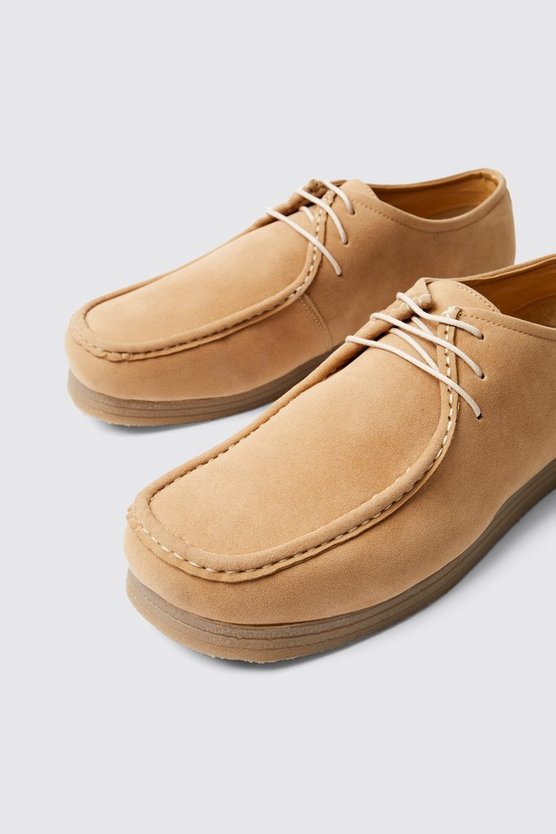Geschnürte Schuhe aus Wildlederimitat