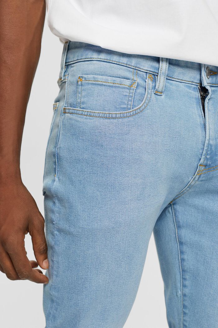 Schmale Jeans mit mittlerer Bundhöhe
