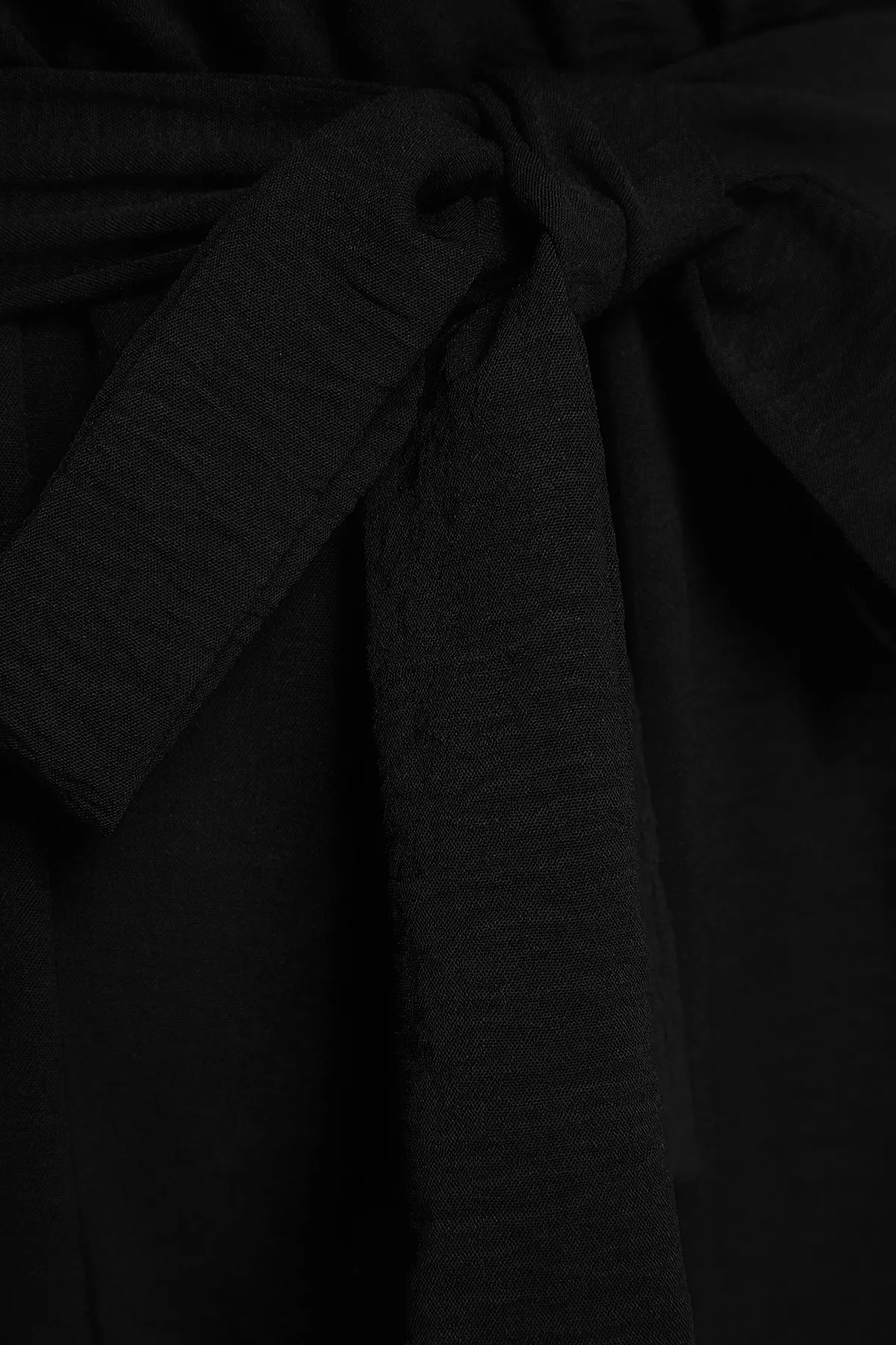 Trendyol Curve  Schwarzer Overall mit Gürtel TBSSS22TU0160
