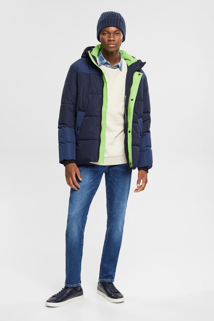 Steppjacke mit neonfarbigen Details