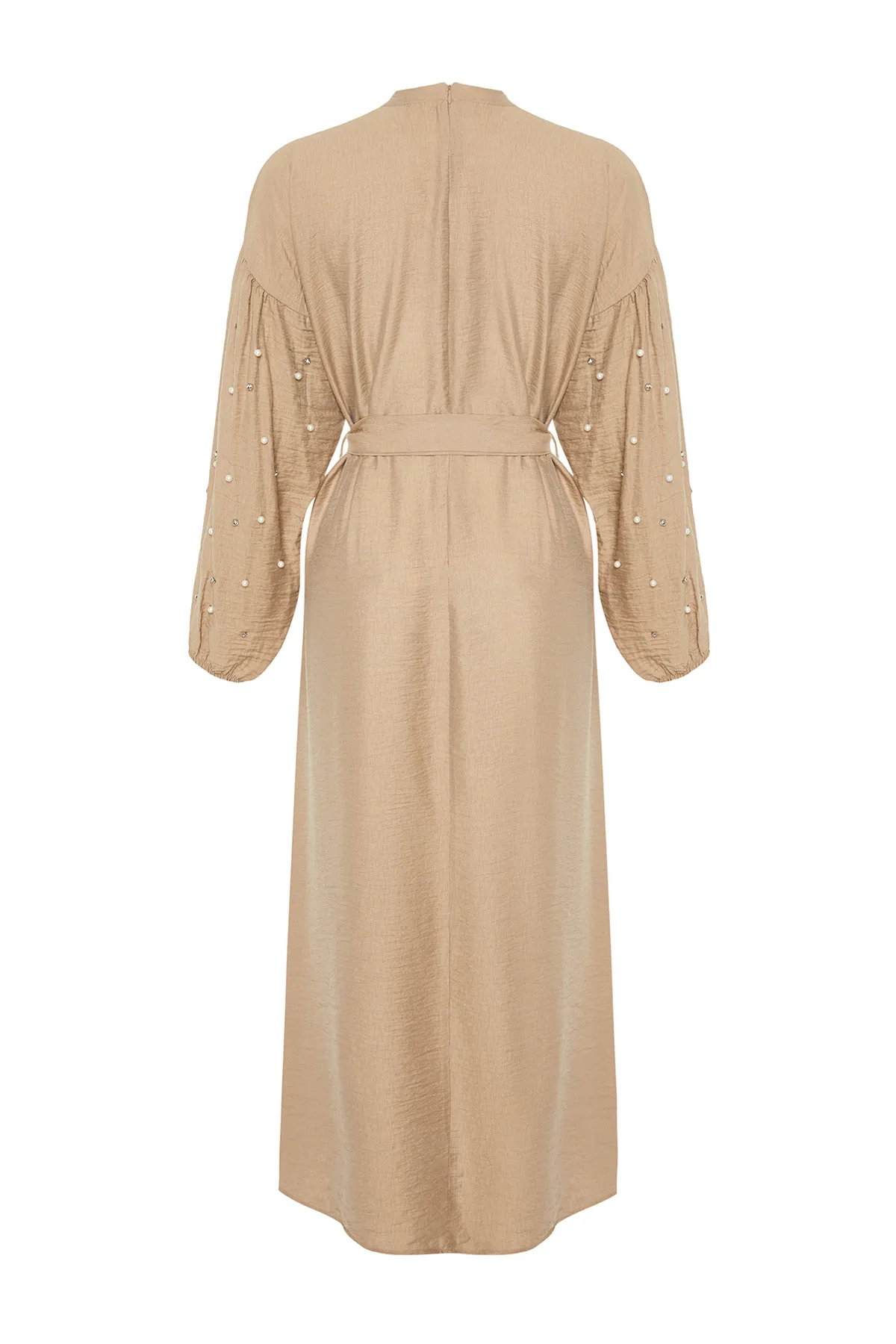 Trendyol Modest  Beiges gewebtes Kleid mit Gürtel, Perlen- und Steindetails TCTSS23EB00148