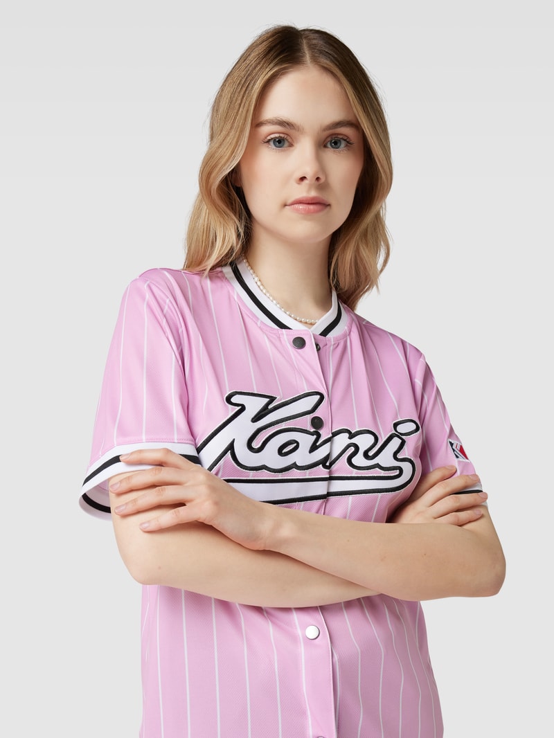 T-Shirt mit Knopfleiste in pink