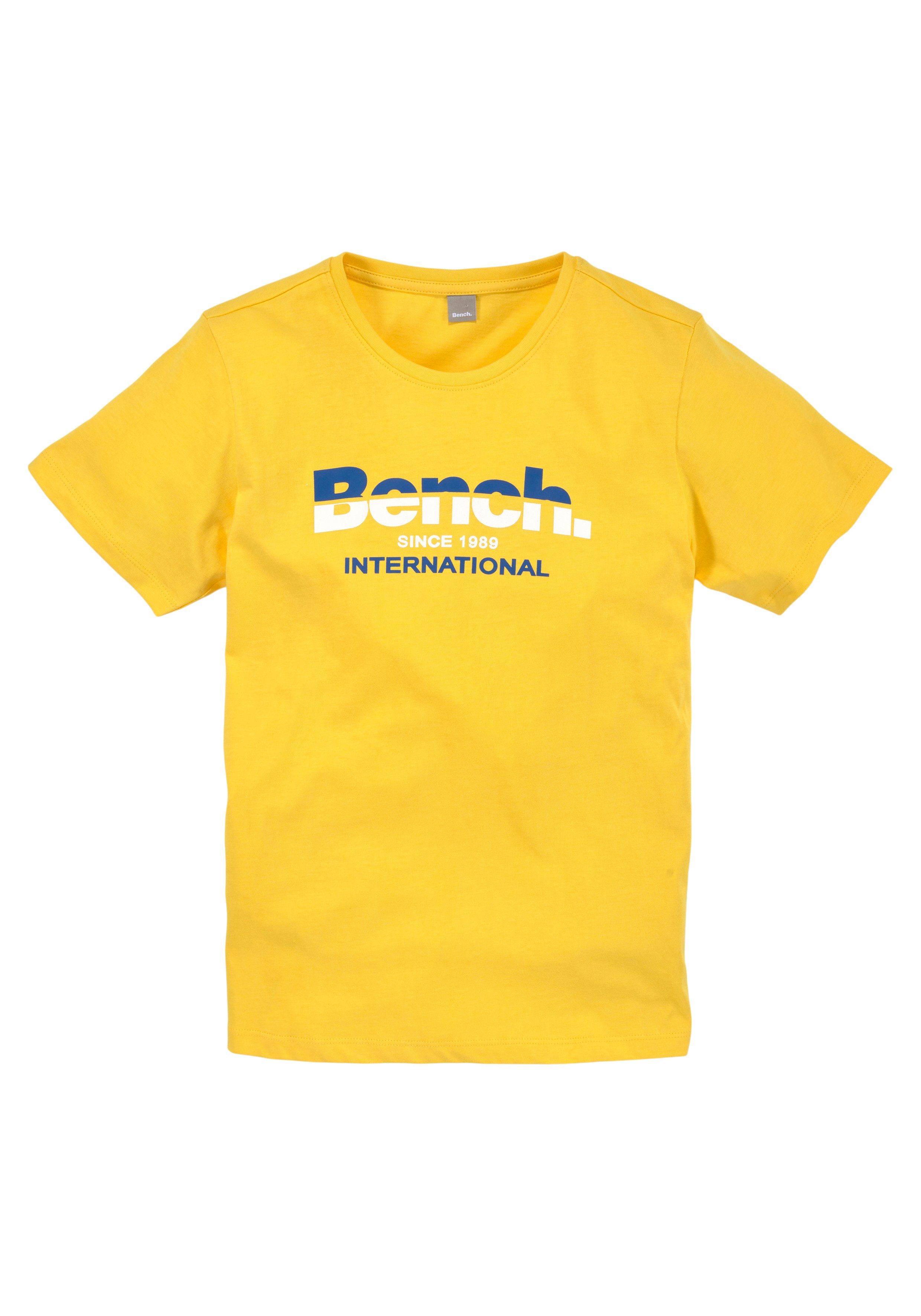 Bench. T-Shirt mit Logo im Farbverlauf