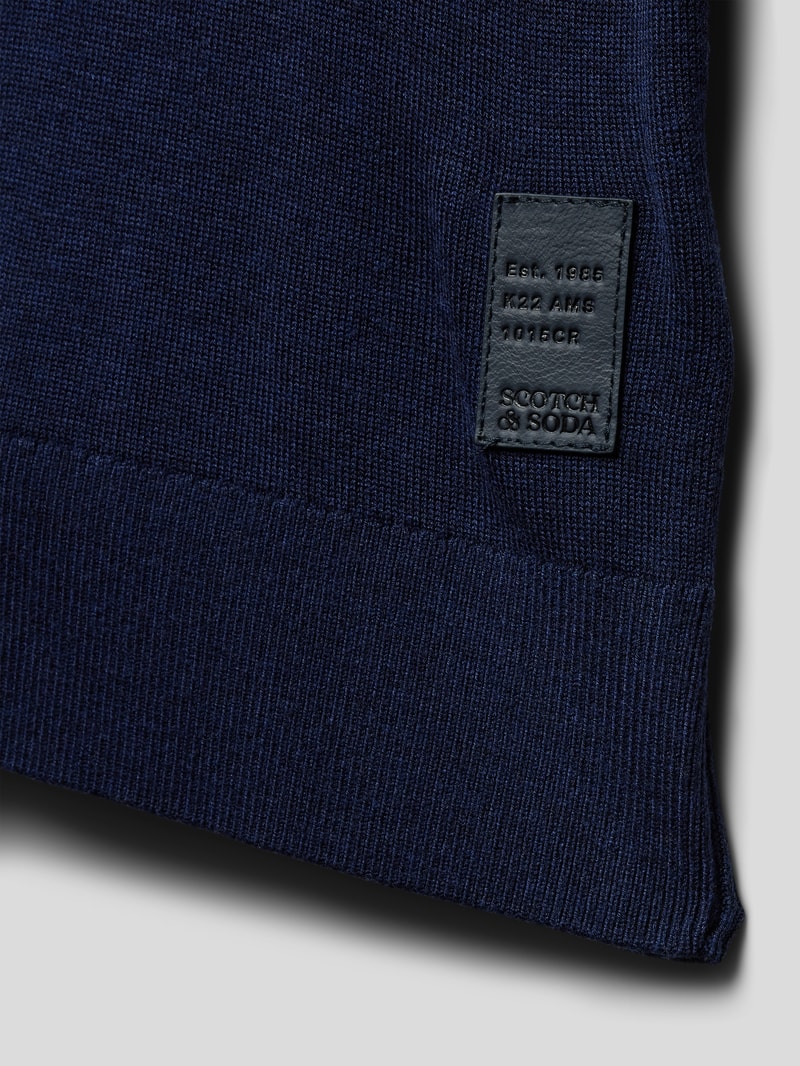 Strickpullover mit Rollkragen in blau