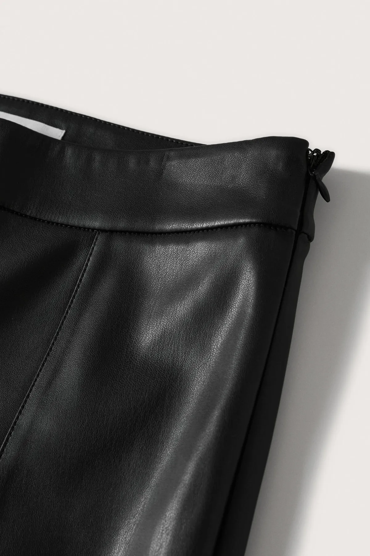 MANGO  37015904 Hosen und Leggings Schwarz