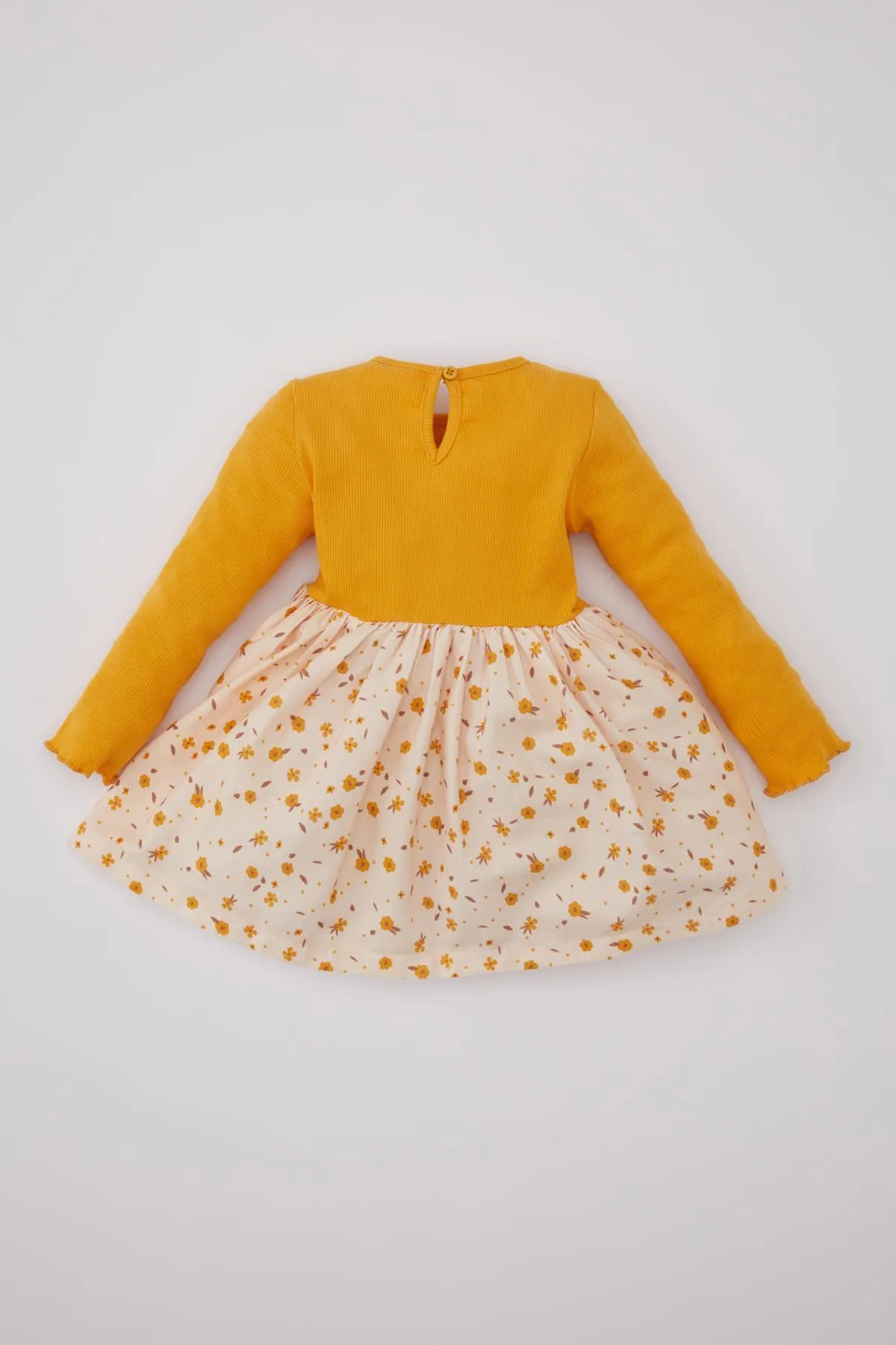 DeFacto  Baby-Mädchen Blumenkleid mit langen Ärmeln und geripptem Trägertop C0536a524sp
