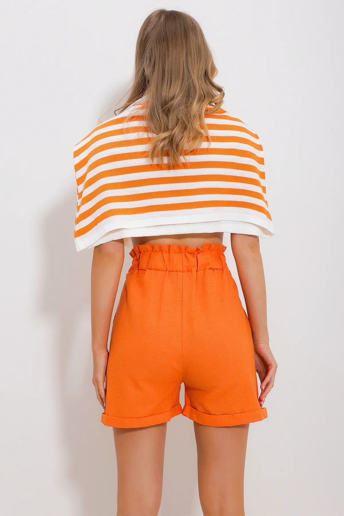 Trend Alaçatı Stili  Orangefarbene Shorts zum Binden mit doppeltem Bein für Damen ALC-X11820