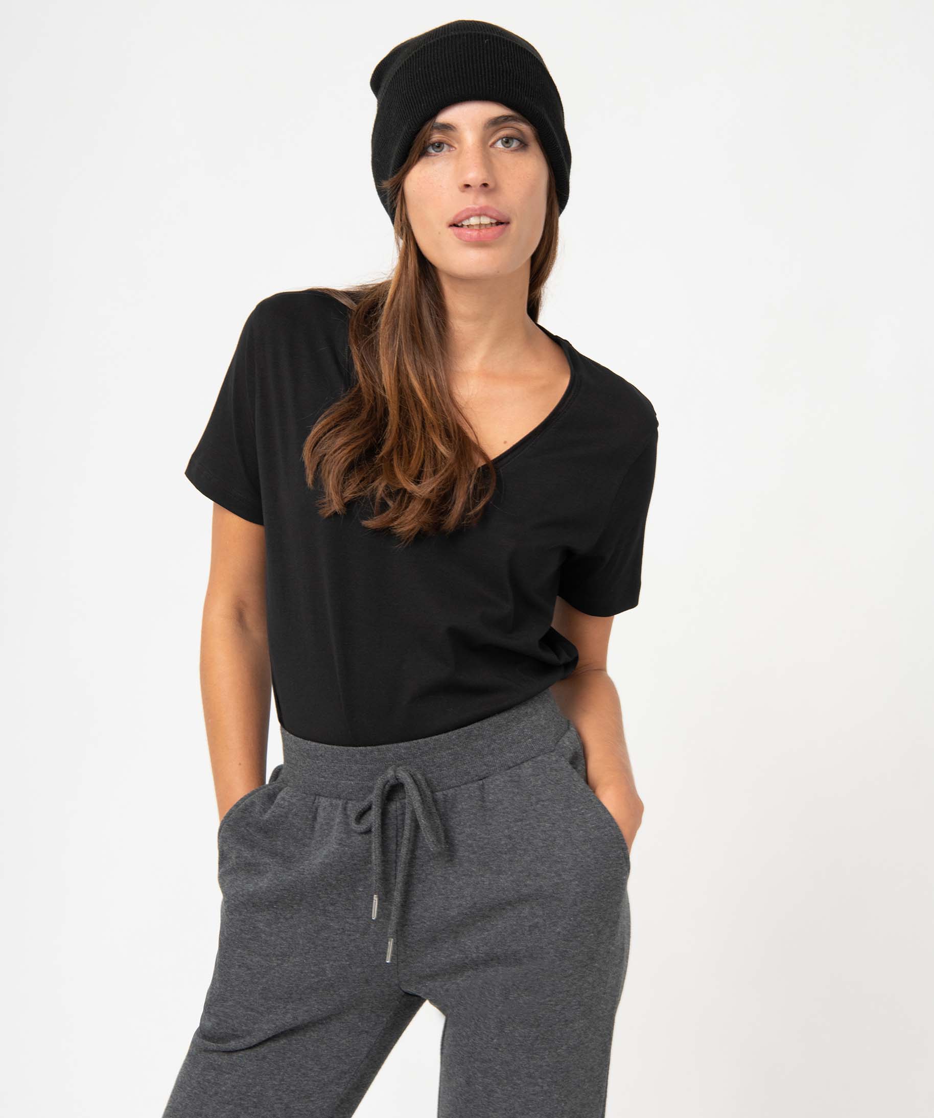 Tee-shirt femme à manches courtes avec col V roulotté noir | GEMO