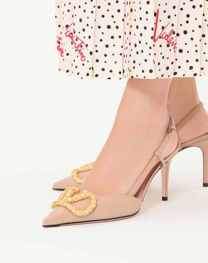 VLogo Signature slingback pumps i kalveskind med juvelbesat logo 80 mm