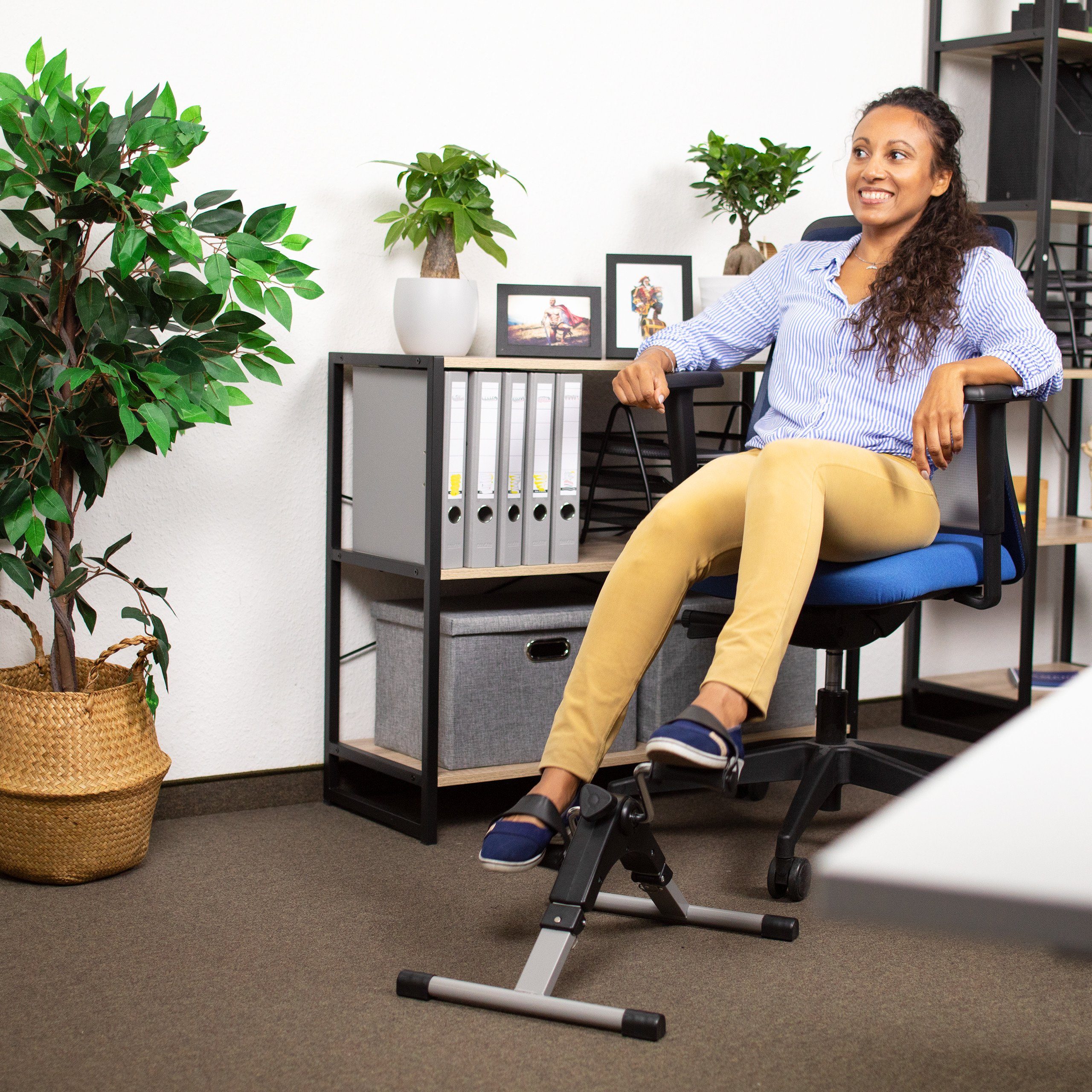 relaxdays Multitrainer Arm- und Beintrainer