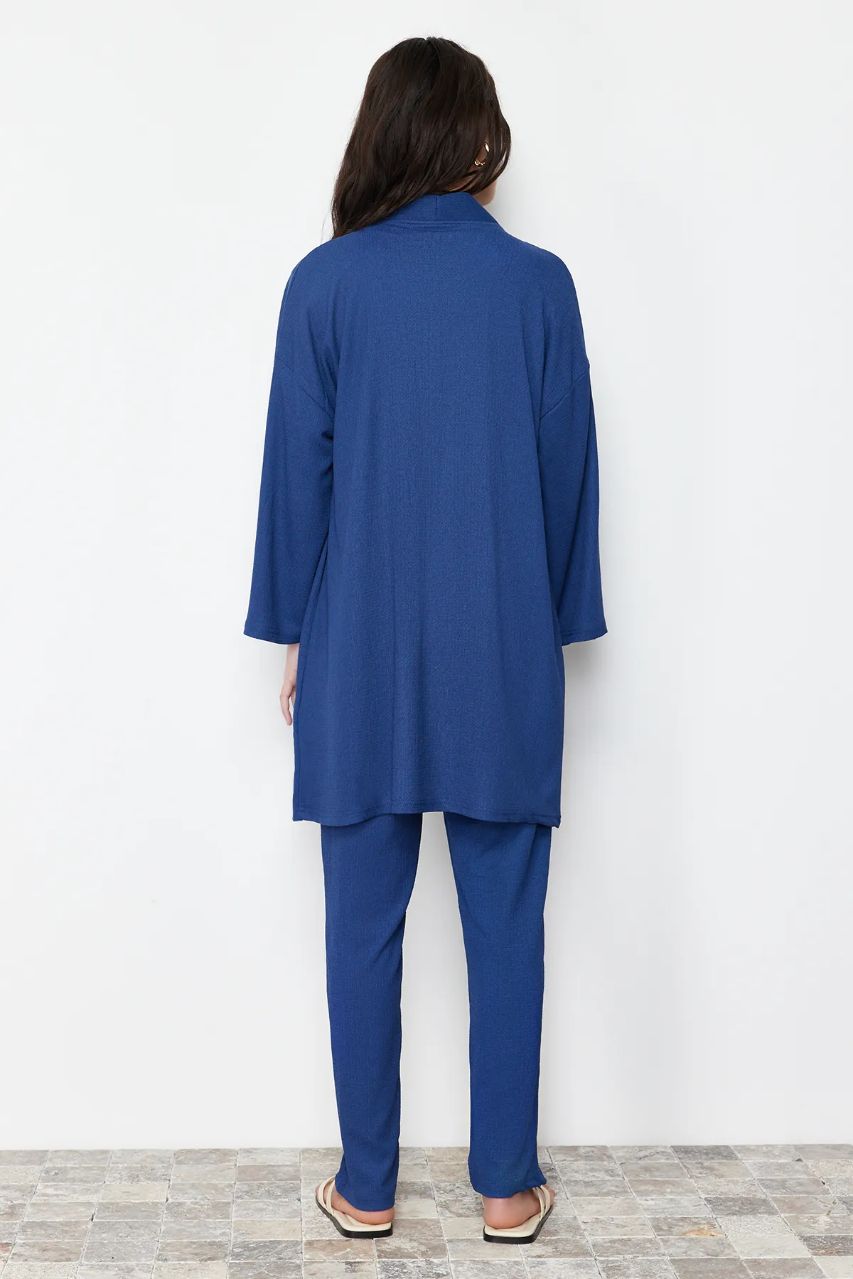 Trendyol Modest  Blaues Set aus gestricktem Oberteil und Unterteil in Wickeloptik TCTSS24US00045