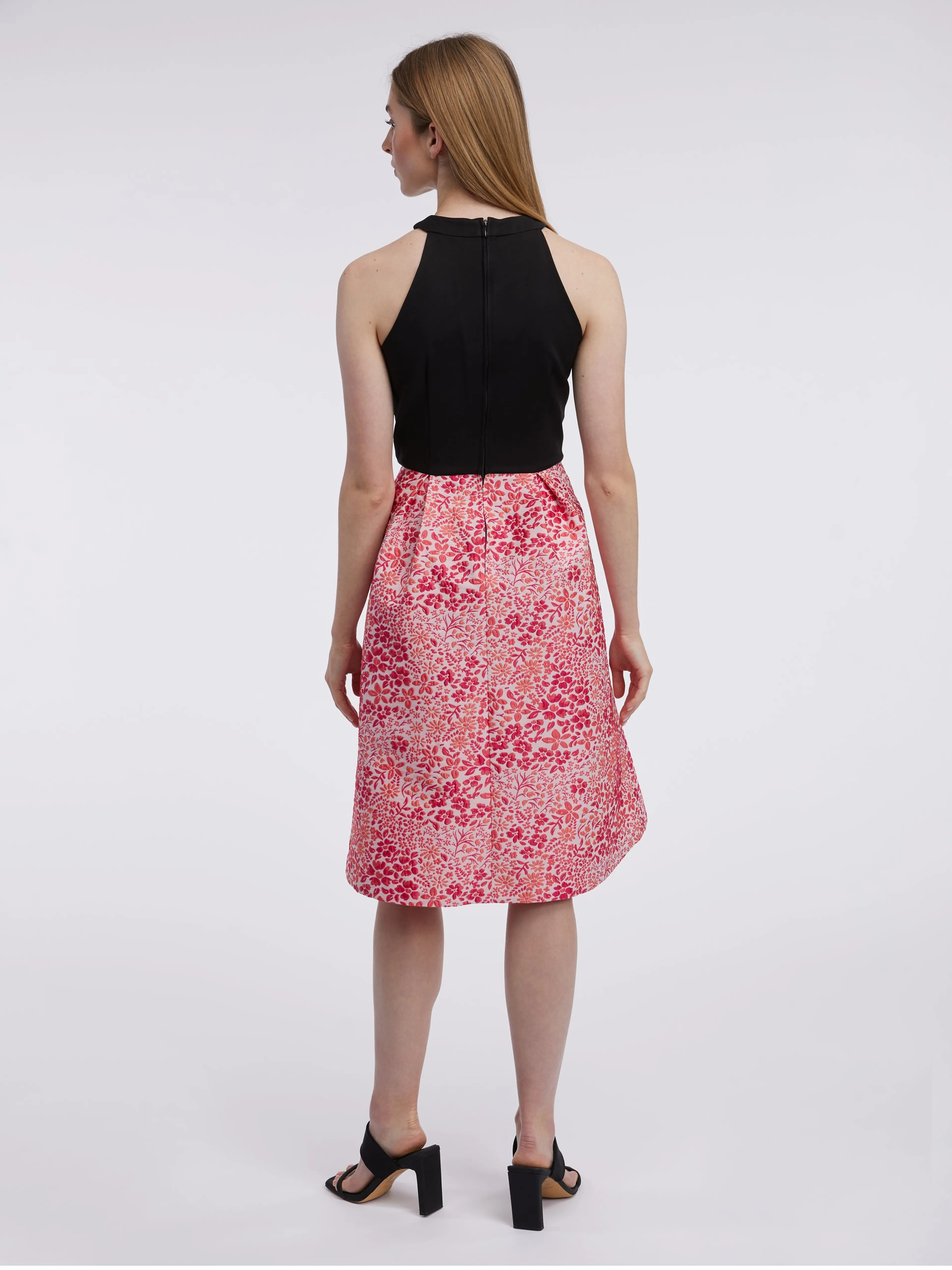 Rosa und schwarzes geblümtes Damenkleid ORSAY