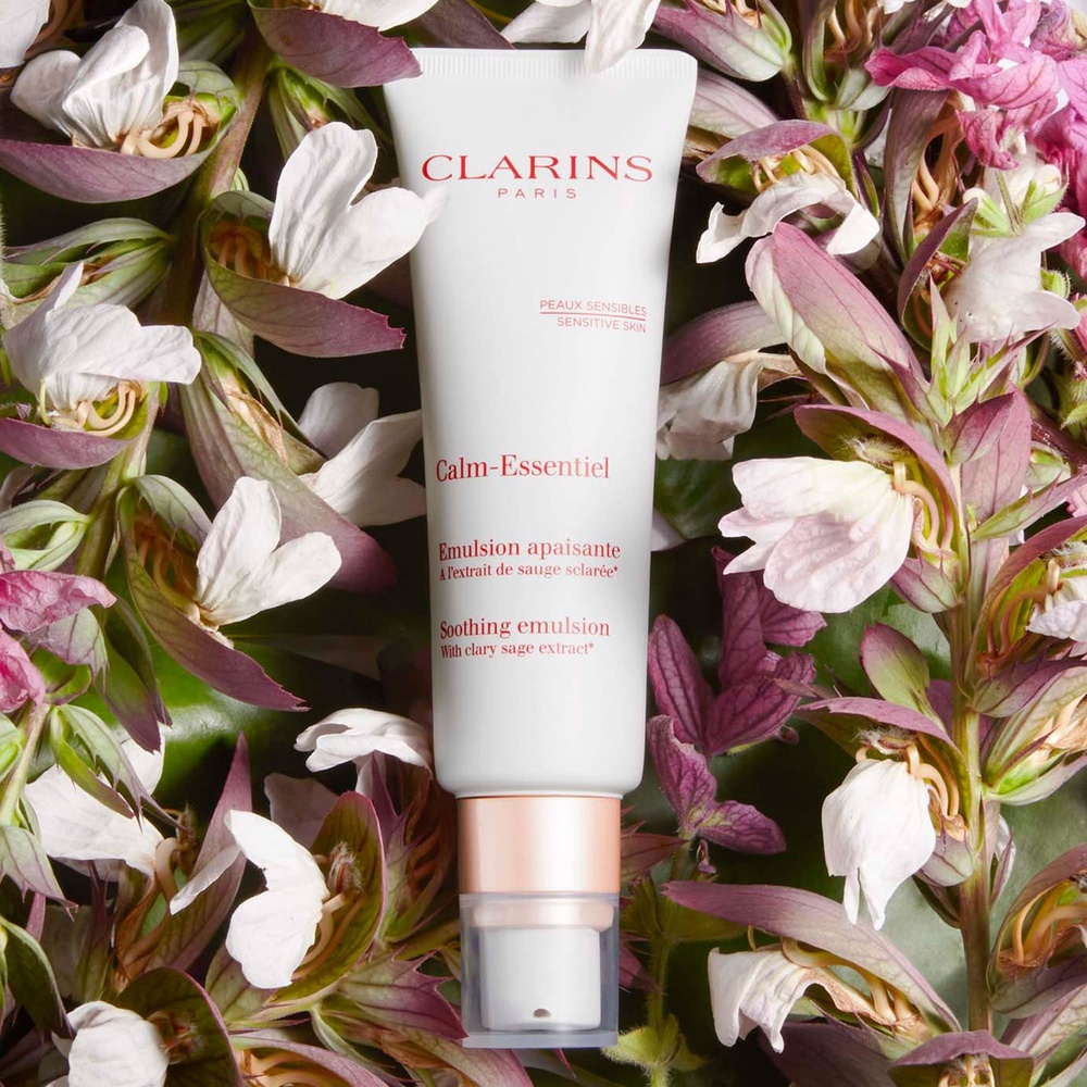 Clarins Calm-Essentiel  Emulsion Apaisante  A l’extrait de sauge sclarée* Soin visage peaux sensibles