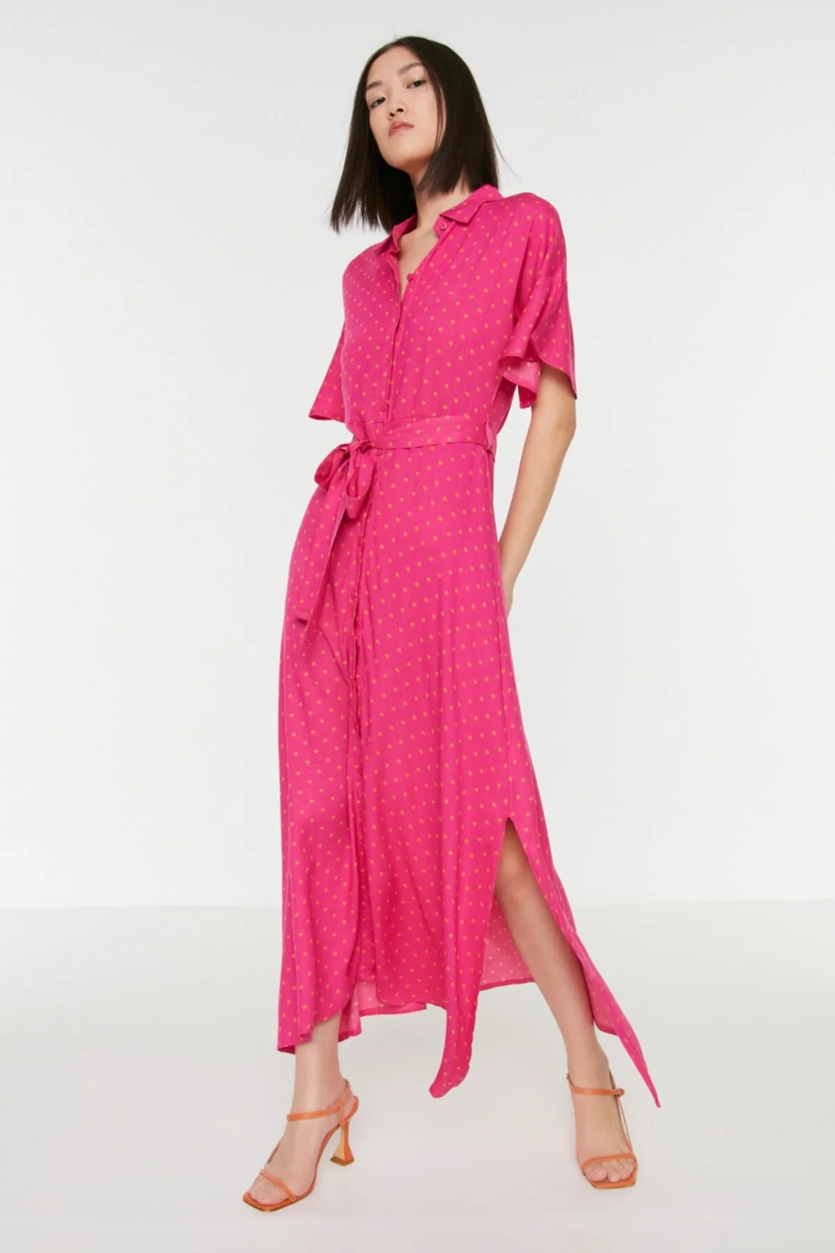 Trendyol Collection  Fuchsiafarbenes, gewebtes Maxi-Hemdkleid aus Viskose mit Gürtel TWOSS19EL0094
