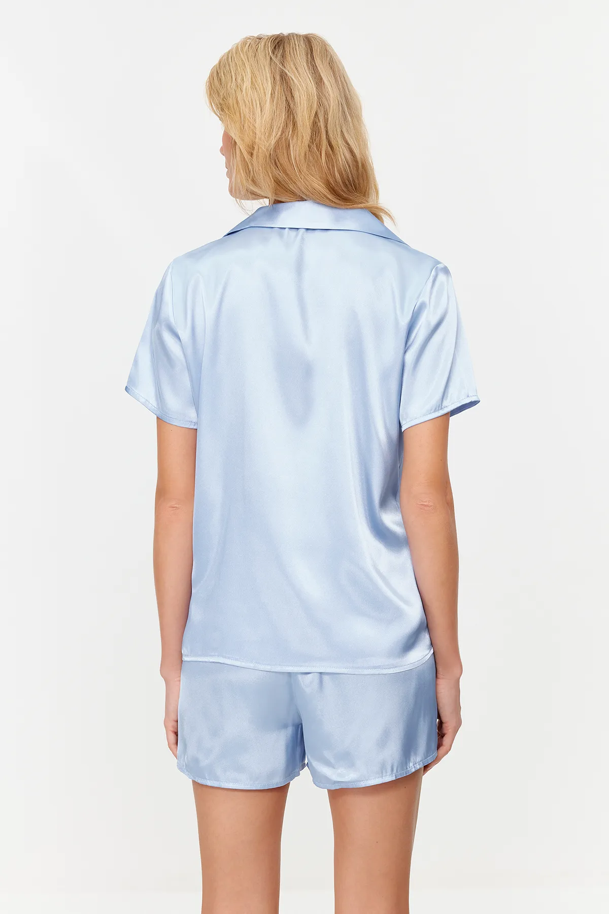 Trendyol Collection  Blaues Pyjama-Set aus gewebtem Satin THMSS24PT00118