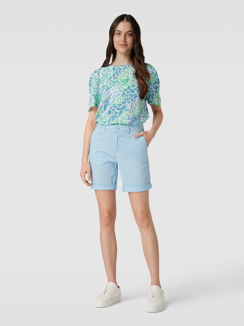 Bermudas mit Eingrifftaschen in hellblau