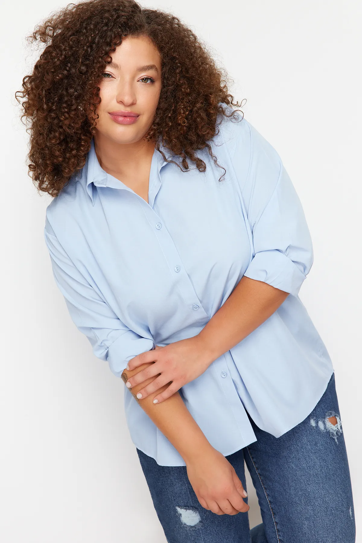 Trendyol Curve  Hellblaues gewebtes Hemd TBSSS22GO0319