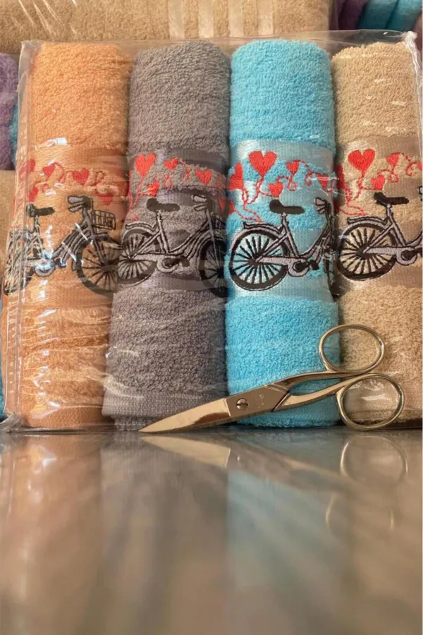 Çeyiz Diyarı  Happy Bicycle Set mit 4 bestickten Mitgifthandtüchern