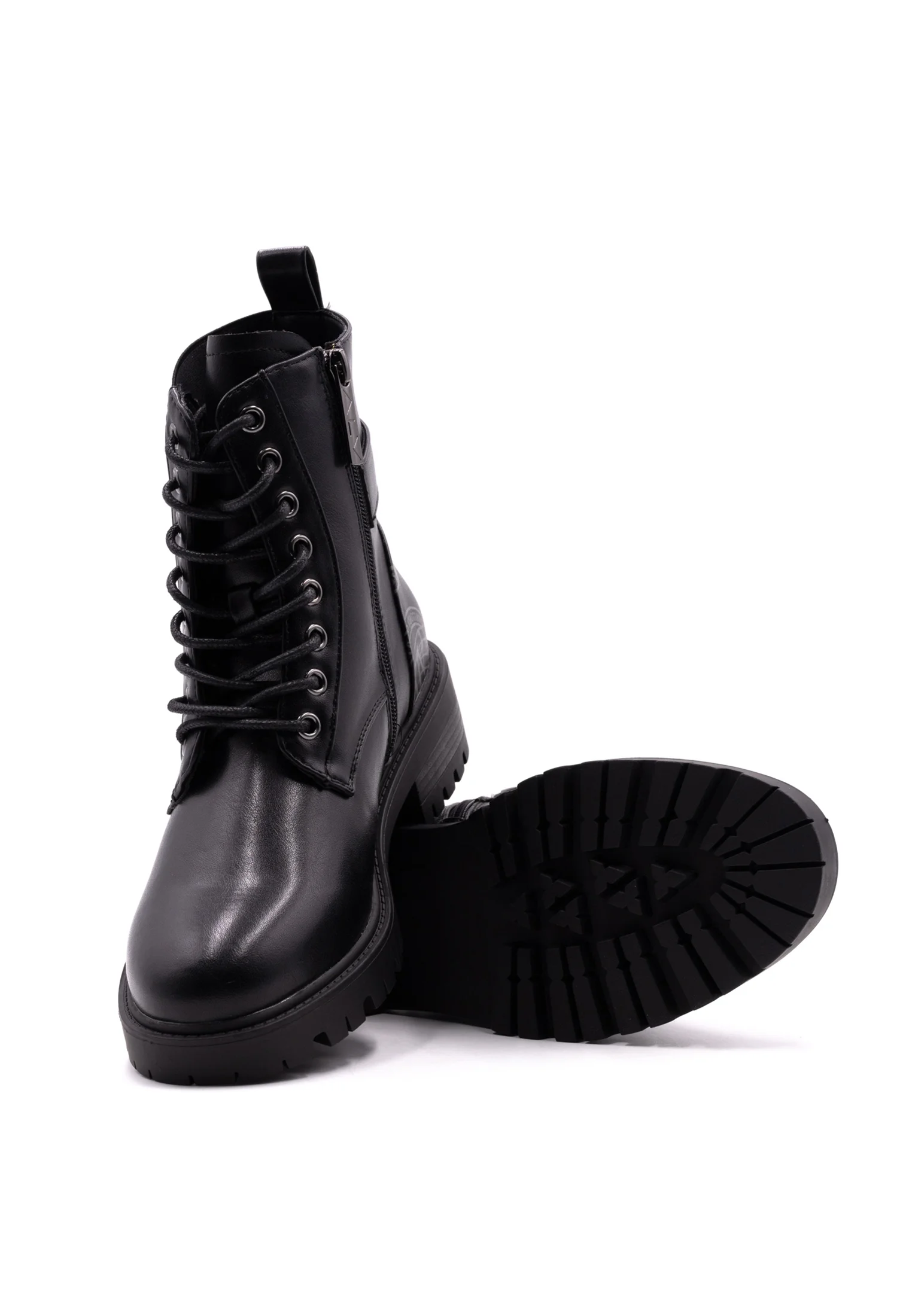 Botines con cordones ALV by Alviero Martini