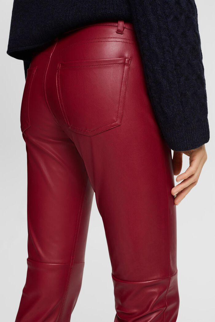 Kunstleder-Hosen mit mittelhohem Bund und geradem Bein