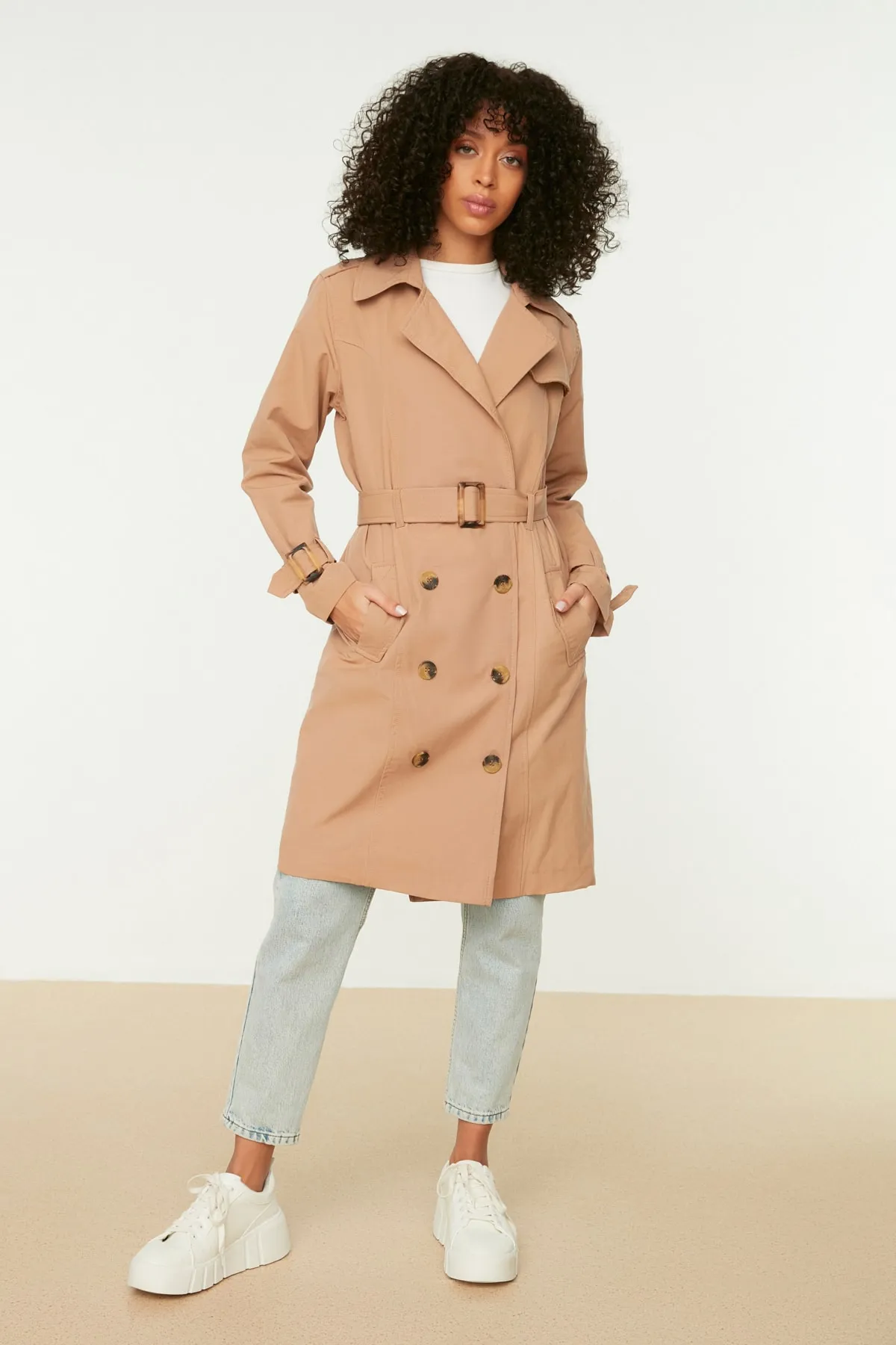 Trendyol Collection  Langer, klassischer Trenchcoat in Kamel