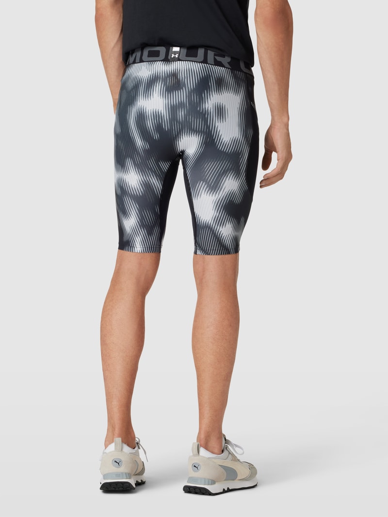 Shorts mit Allover-Muster in schwarz