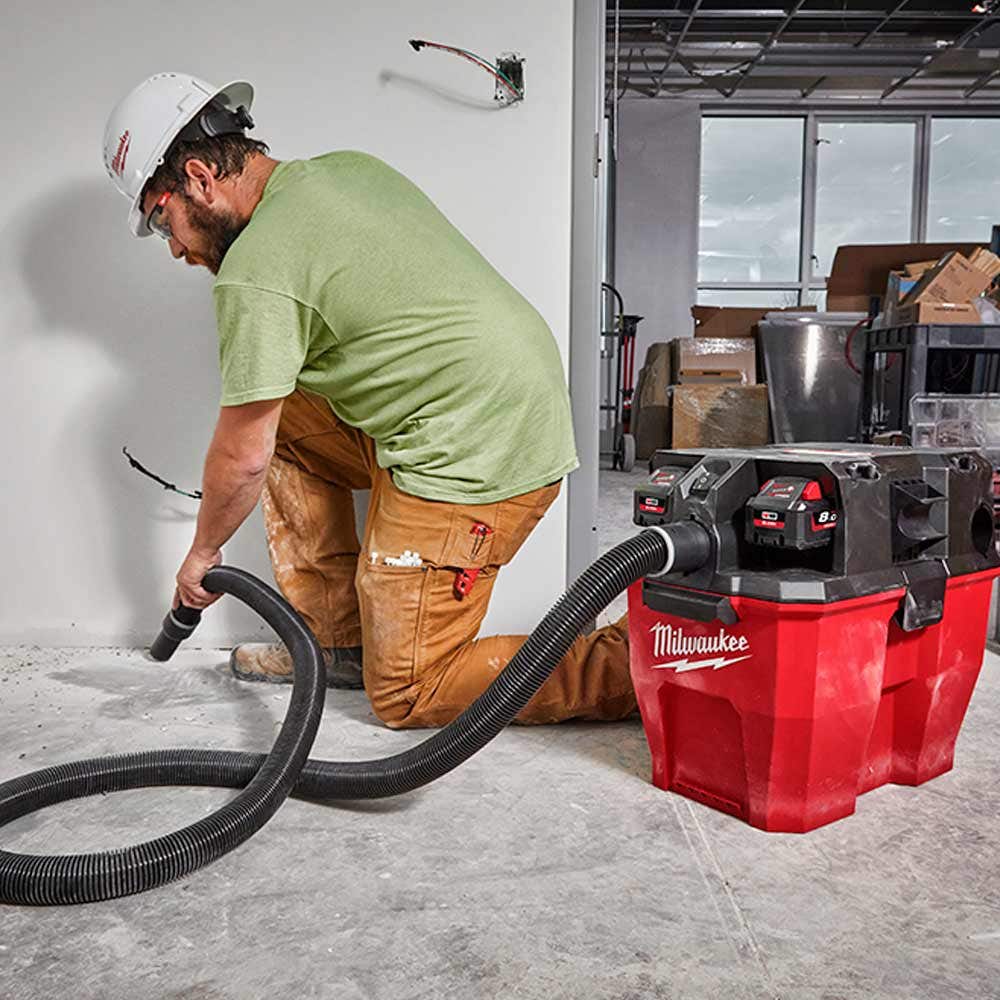 Aspirador de pó e água Milwaukee FUEL™ 34L 18V M18FVC34L0