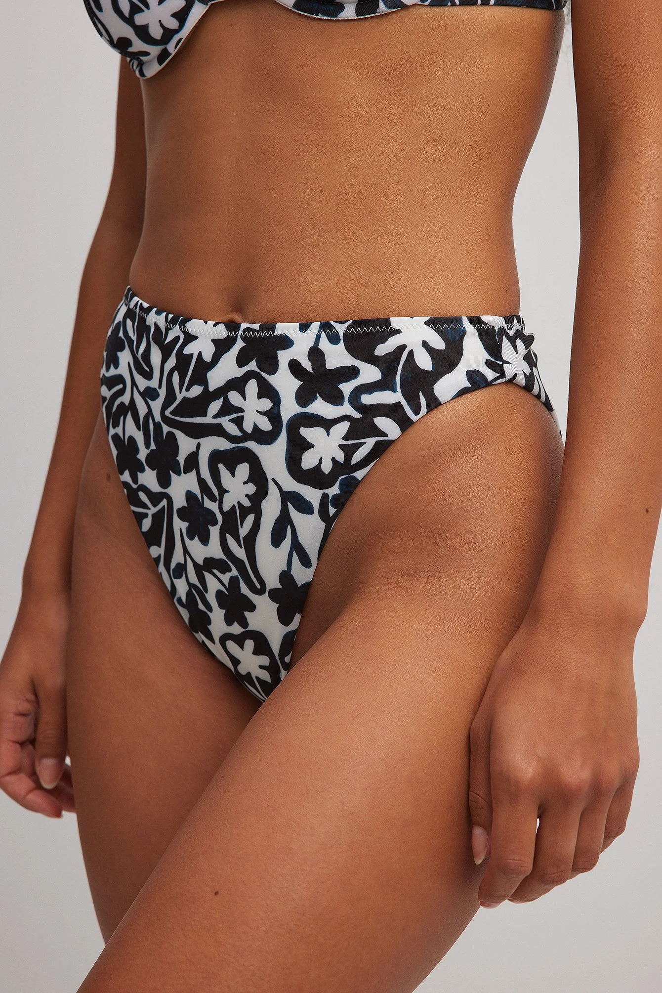 Bikini-Höschen mit hoher Taille