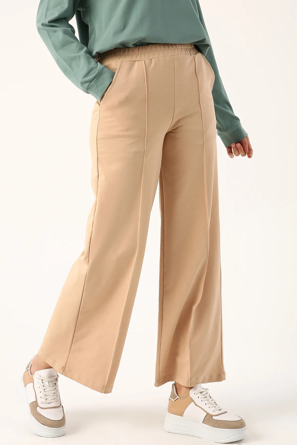 ALLDAY  Camel Grass Jogginghose mit weitem Bein und Taschen