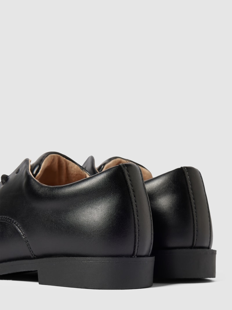 Derbys mit Label-Detail Modell 'SAMIR' in schwarz