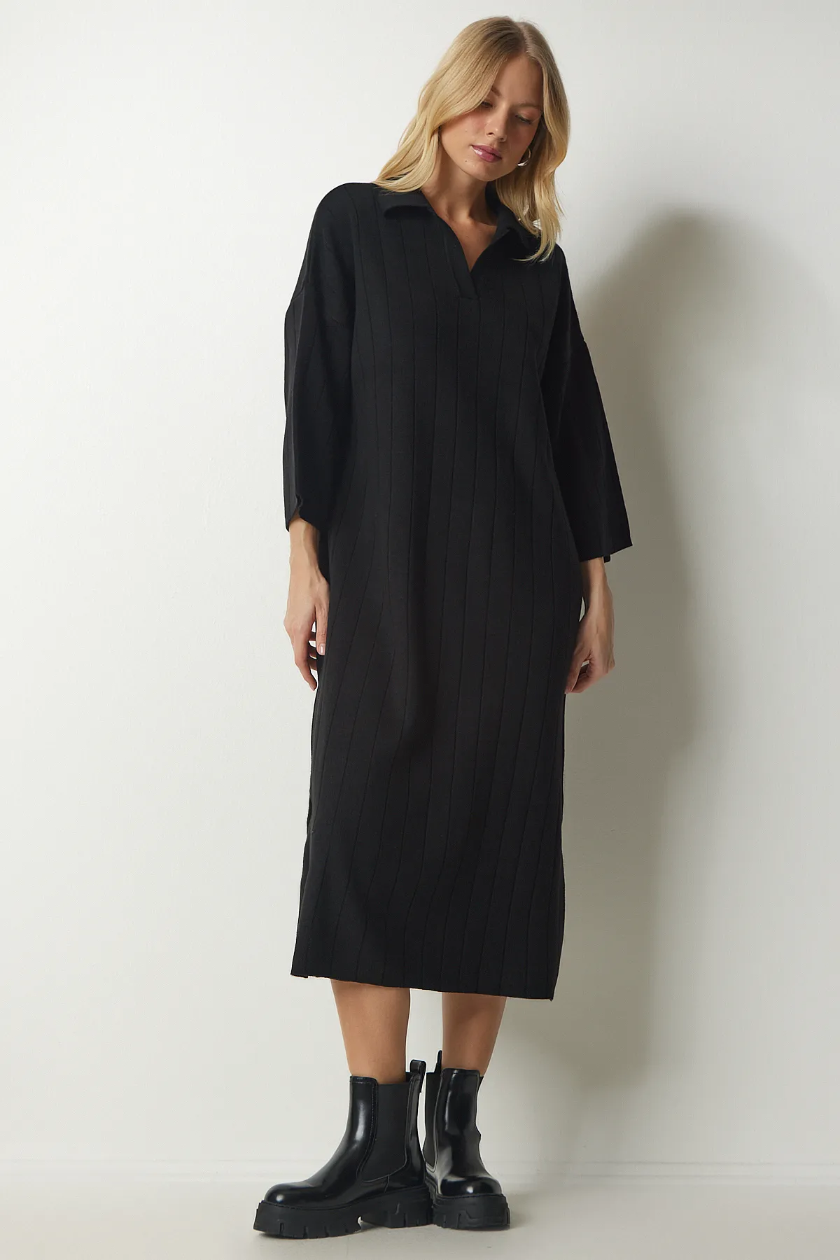 Happiness İstanbul  Schwarzes Oversize-Strickkleid mit Rollkragen für Damen YY00178