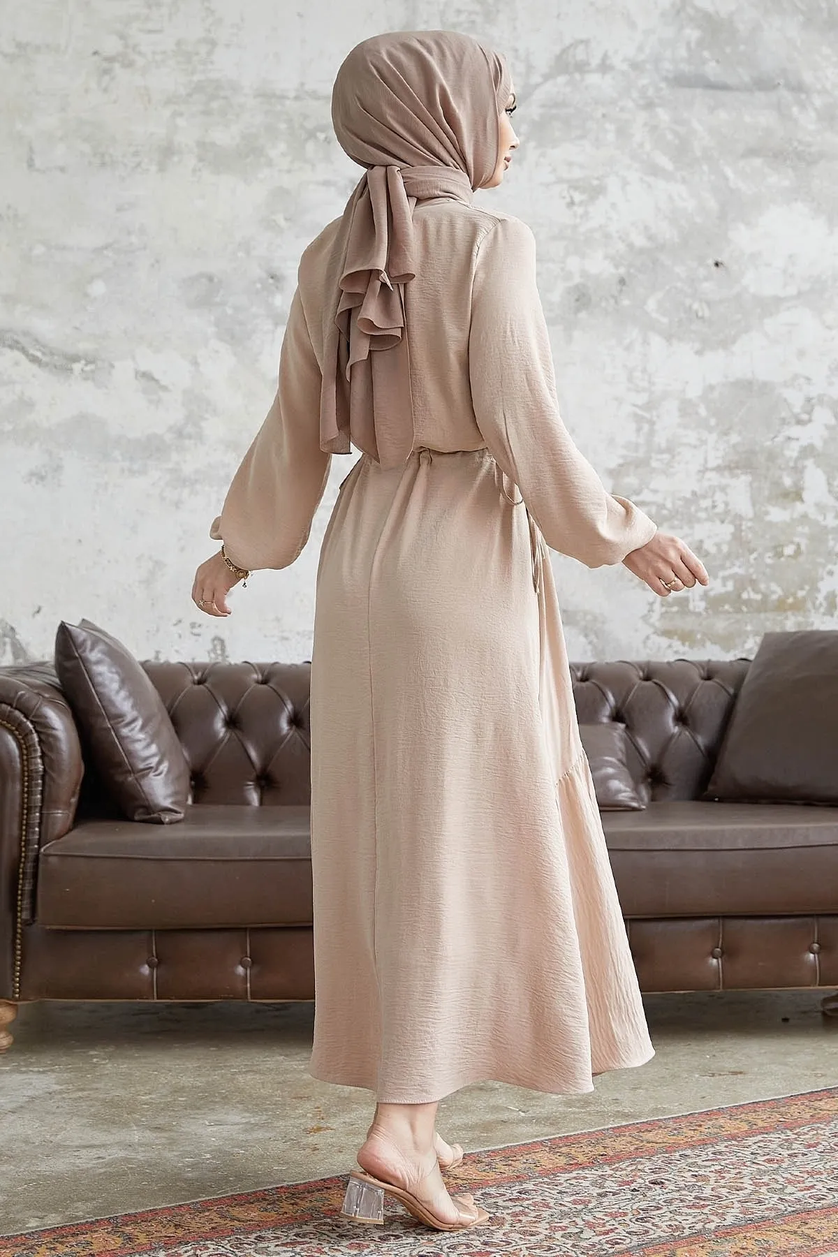 InStyle  Merya Tunel Weiches Ayrobin-Kleid mit Gürtel – Beige