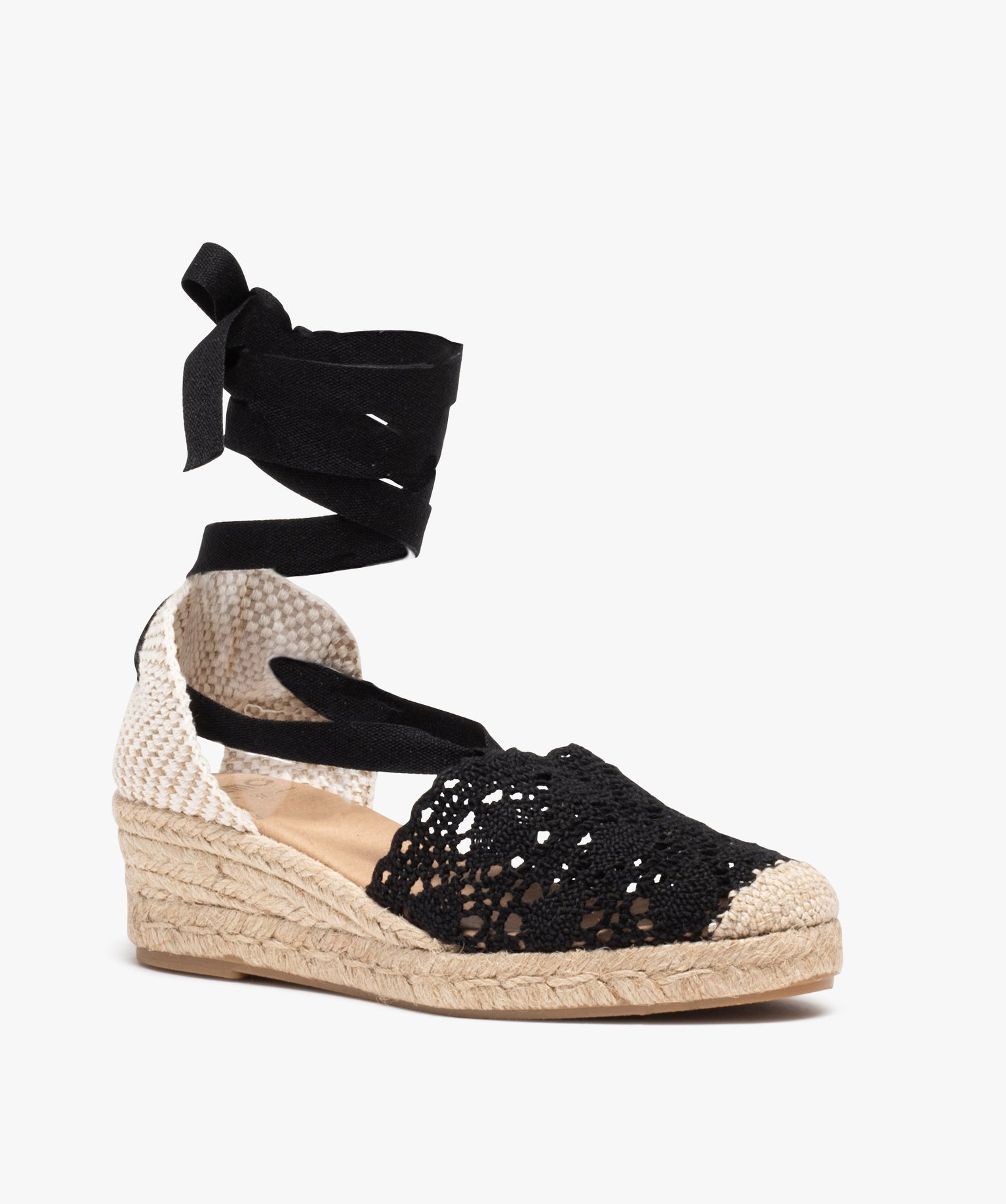 Sandales femme unies à talon compensé avec dessus en macramé noir | GEMO