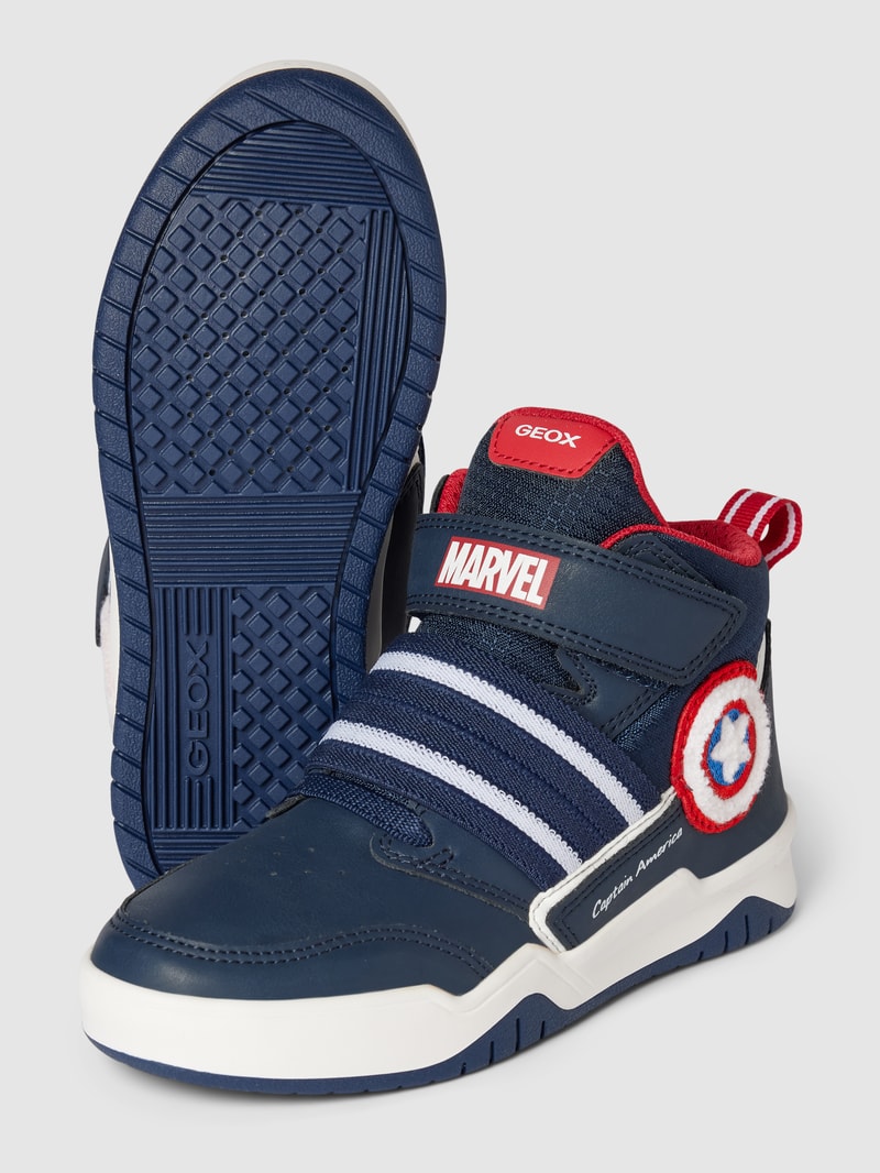 High Top Sneaker mit Marvel®-Details in marineblau