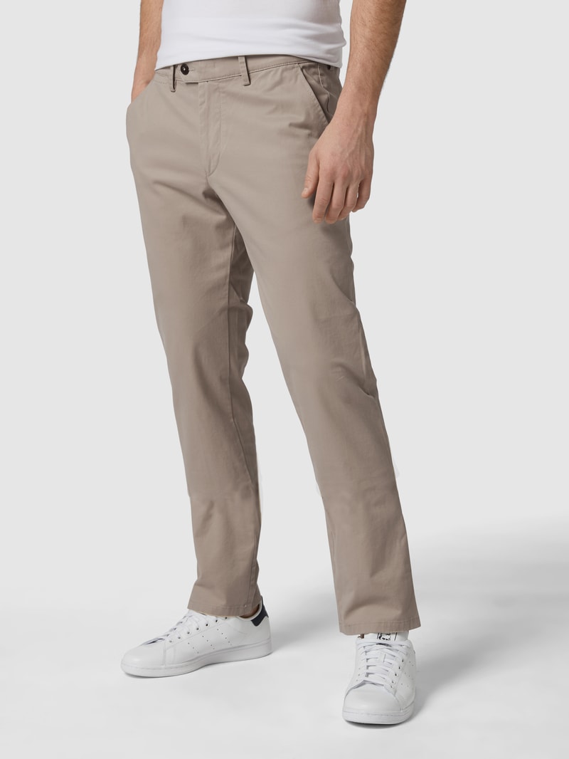 Chino mit Eingrifftaschen in sand