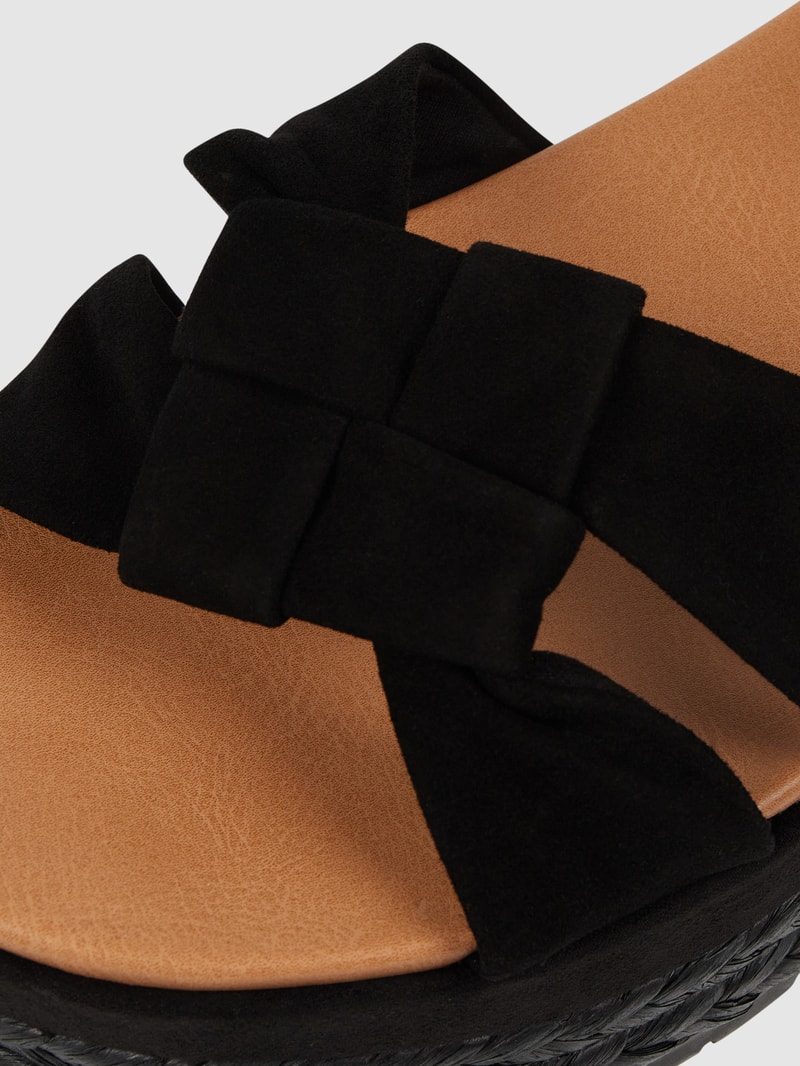 Sandalen mit Plateausohle Modell 'Neusch' in schwarz