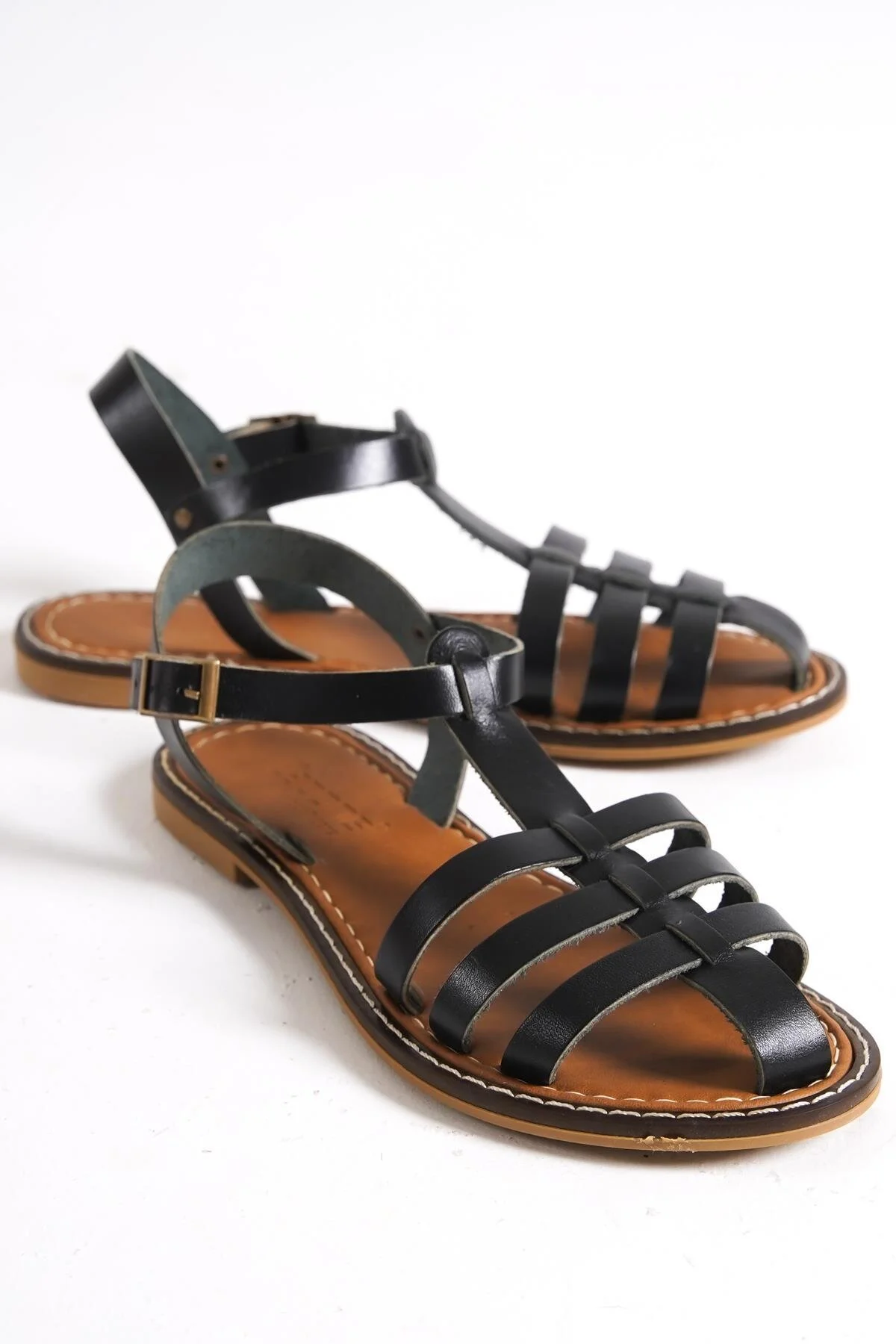 Capone Outfitters  Capone Gladiator Schwarze Damen-Ledersandalen mit Riemen