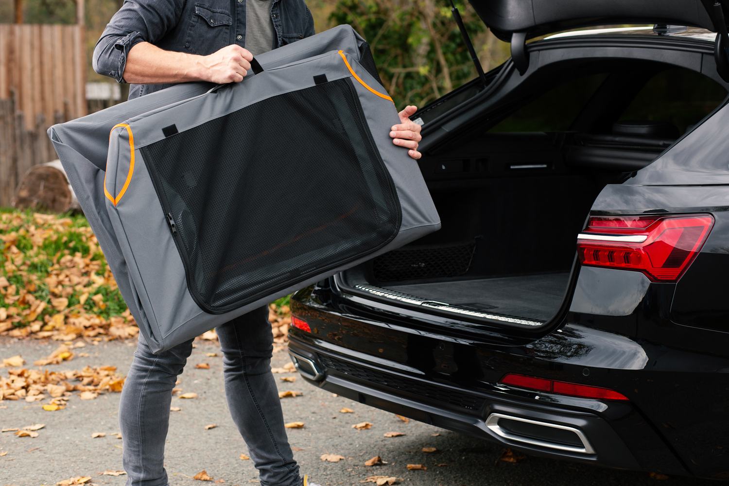Knuffelwuff Transportboxen & Gitterboxen Knuffelwuff faltbare Hundebox Auto Transportbox Alverstone mit Aluminiumgestell für den Kofferraum L
