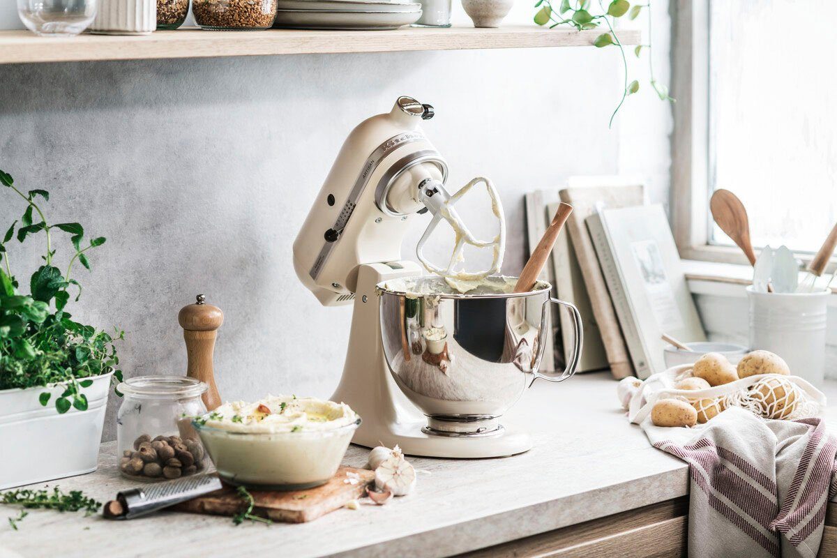 KitchenAid Küchenmaschine 5KSM125EFL FRESH LINEN, 300 W, 4,8 l Schüssel