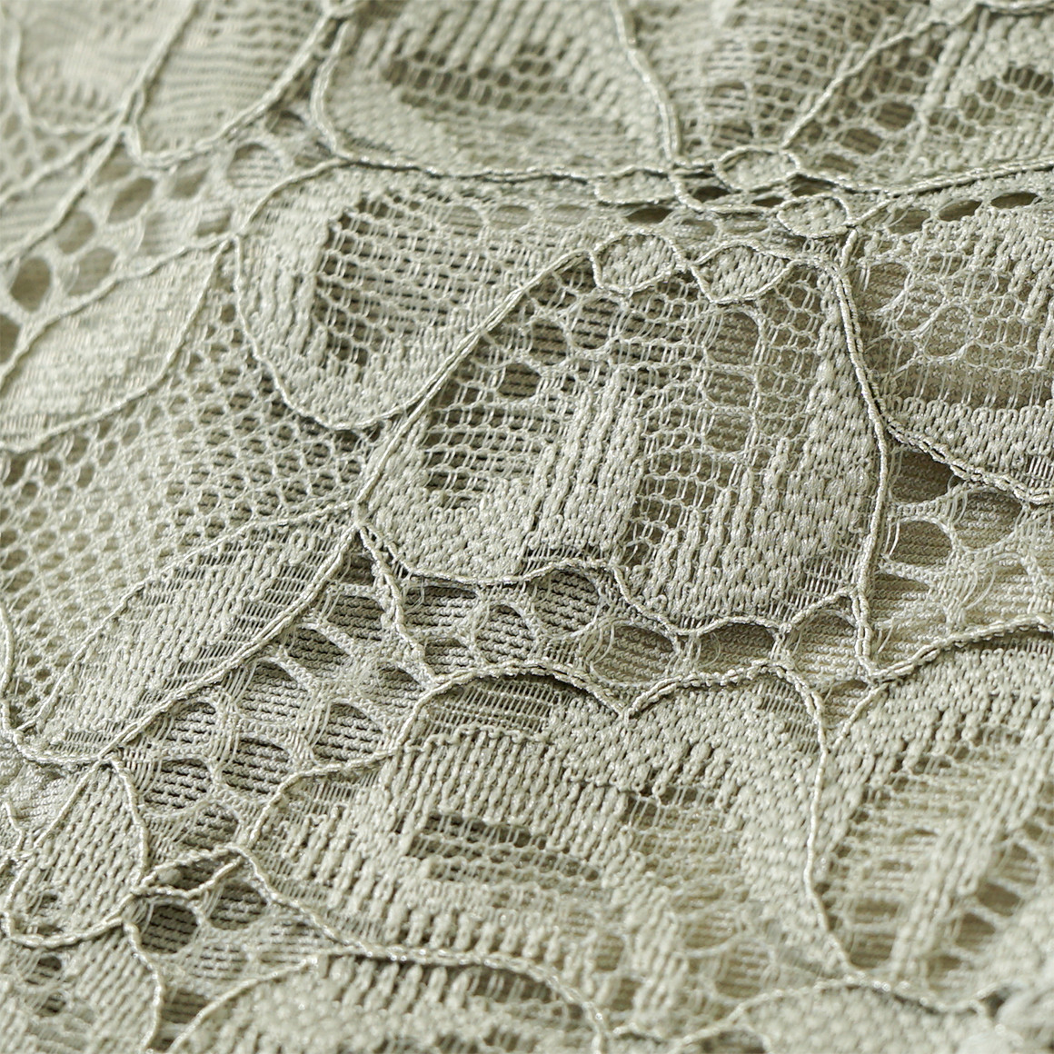 Damen String aus floraler Spitze