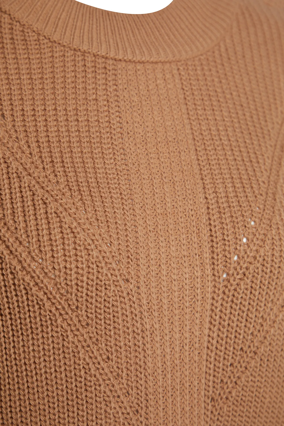 Trendyol Modest  Kamelfarbener Strickpullover mit Rundhalsausschnitt TCTAW24AK00023
