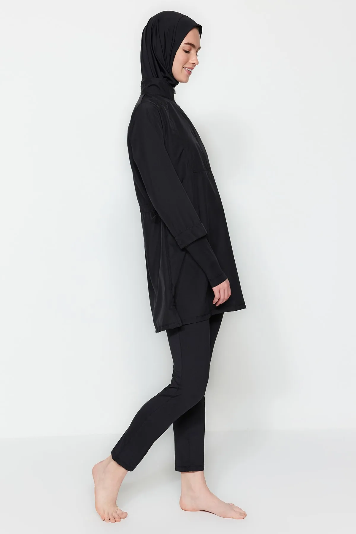 Trendyol Modest  Schwarzes, vollständig überzogenes, 4-teiliges Badeanzug-Set aus gestricktem Lycra in Schwarz TCTSS23CF00000