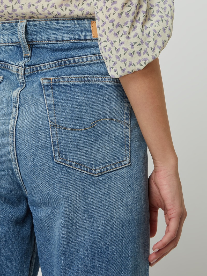 Mom Fit Jeans mit Stretch-Anteil in jeans
