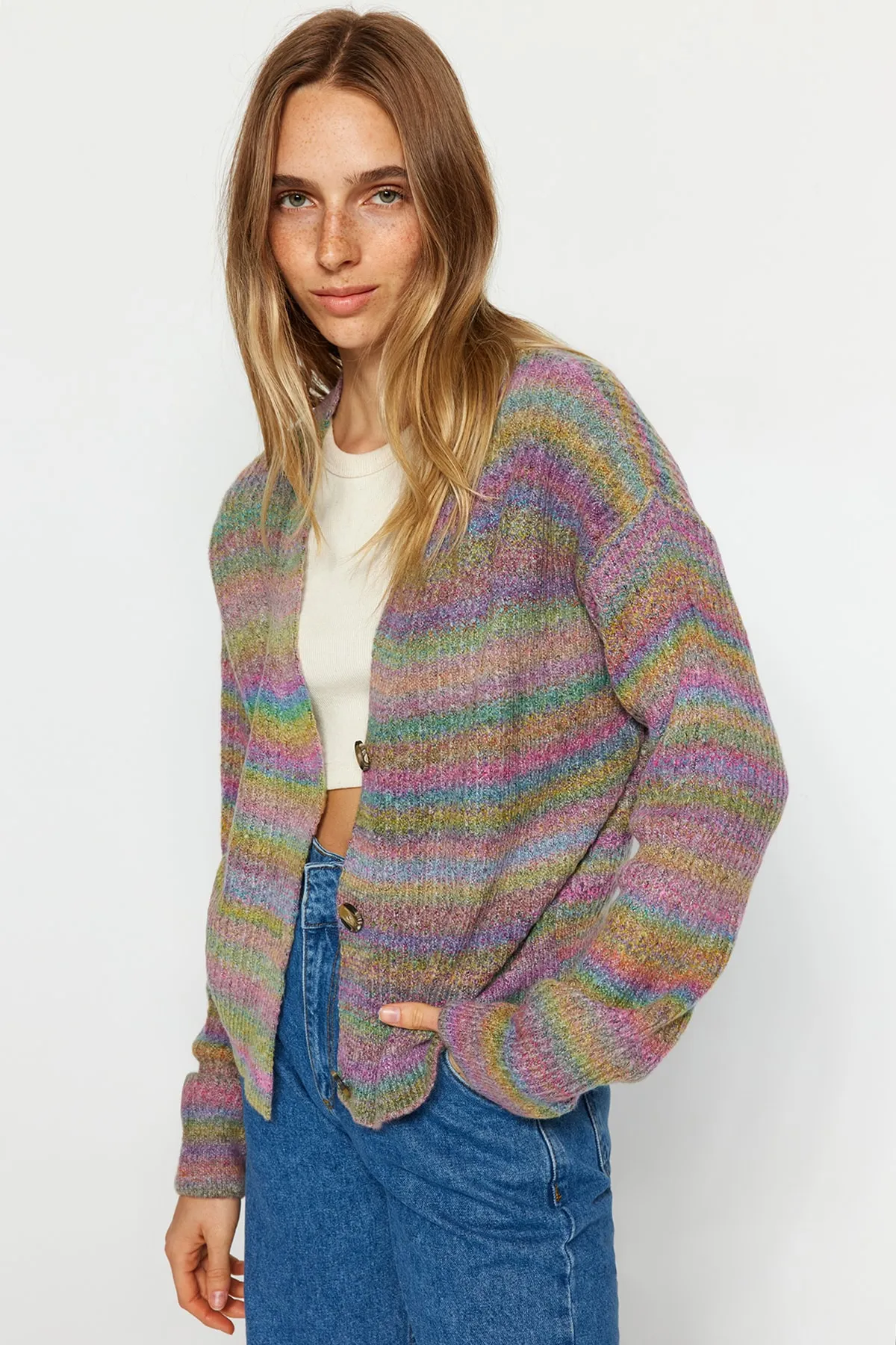 Trendyol Collection  Lila Strickcardigan mit Farbverlauf TWOAW24HI00109