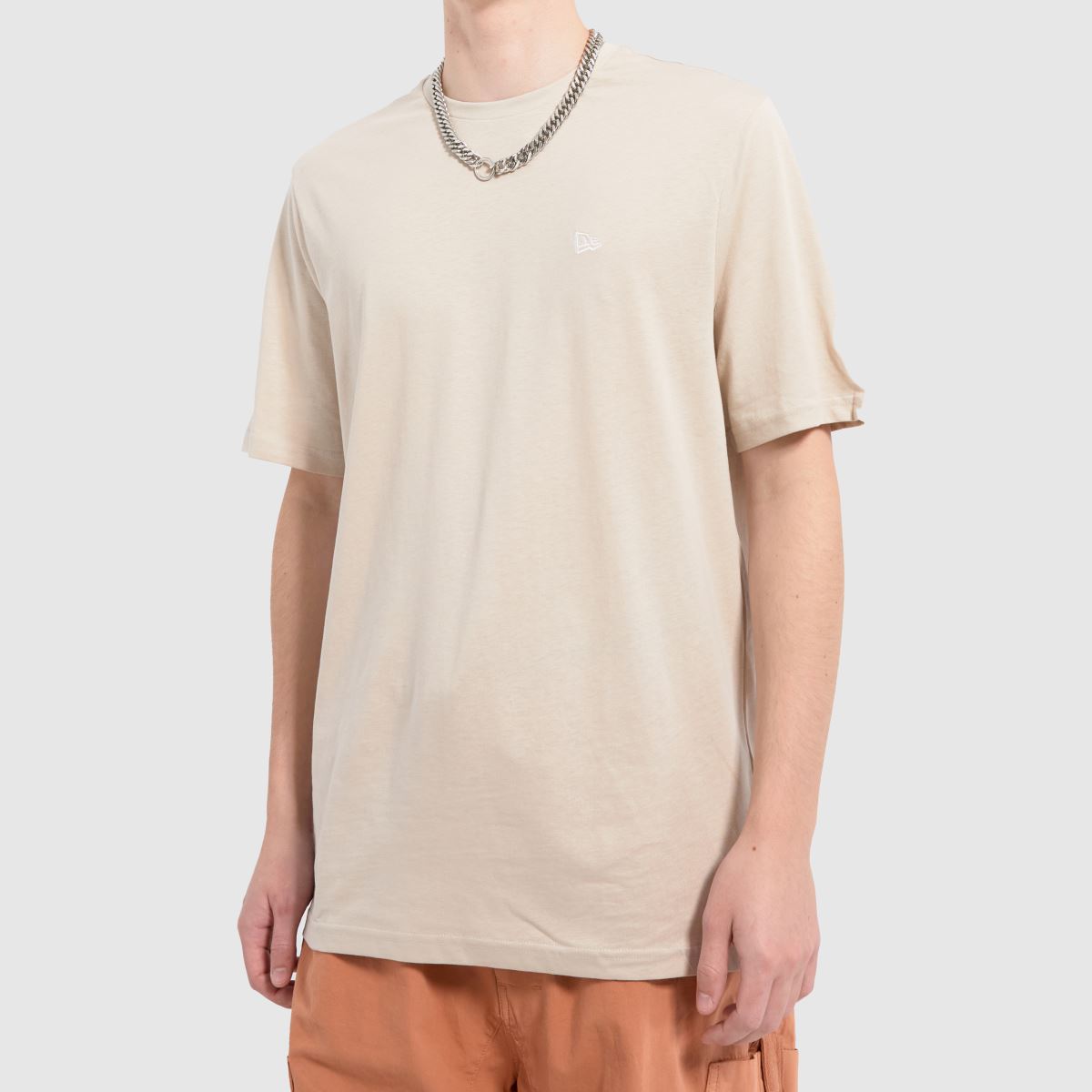 New Era – NE – Essentials – Stenfärgad t-shirt